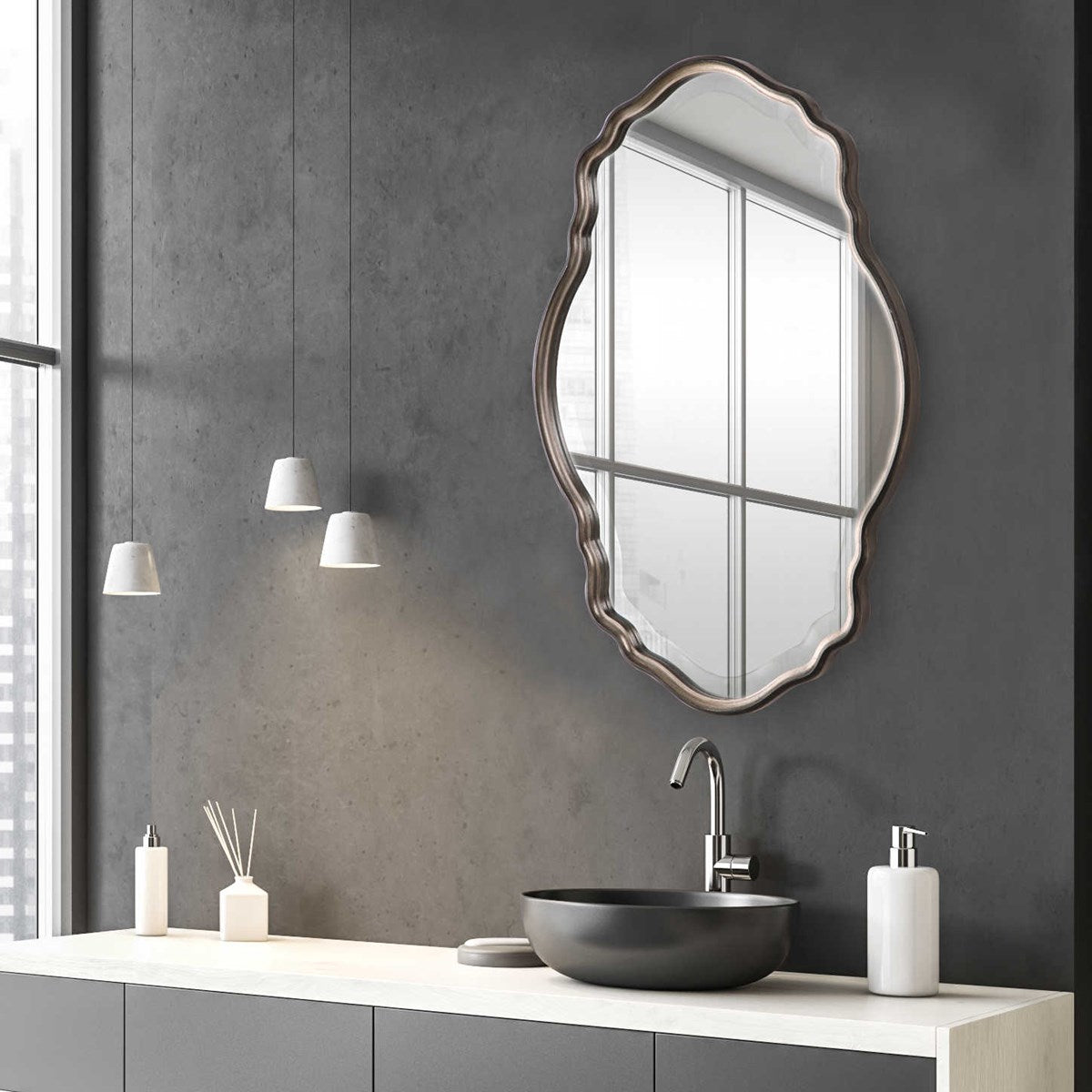 Uttermost, Bobo Mirror